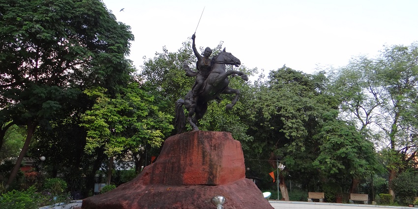 A view of Samadhi of Rani Lakshmibai, a poignant place to visit while in Jhansi.