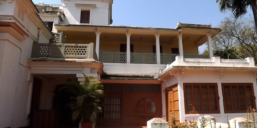 Uttarayan Complex is near Chhatimtala where Tagore spent the latter years of his life.