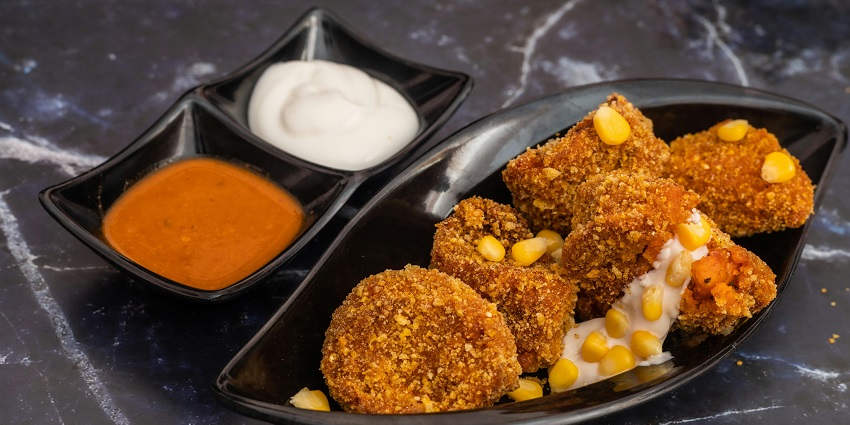There are many eateries in Uttarakhand offering scrumptious delicacies including momos.