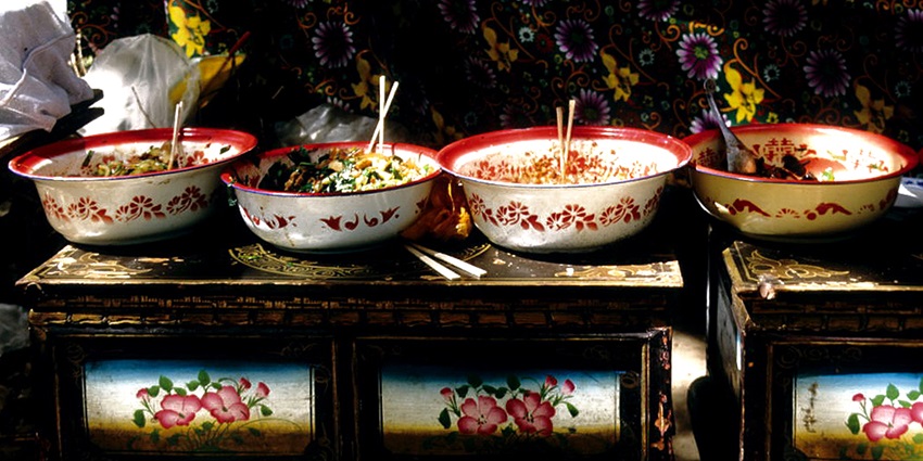 Delicious Tibetian cuisine served at a restaurant near Dehradun Zoo.
