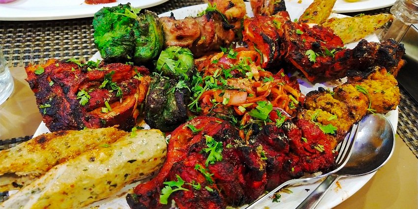Rishikesh dining features diverse cafes offering local and international cuisines.