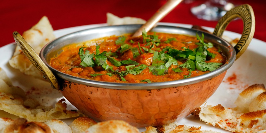 Savour the authentic and delicious dishes of Uttar Pradesh on your trip to the fort.