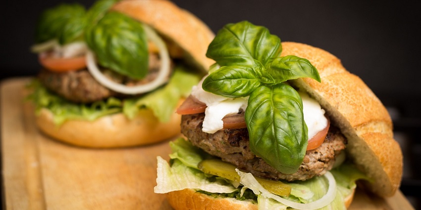 Local dining options in Ayodhya offer vegetarian cuisine and traditional dishes.