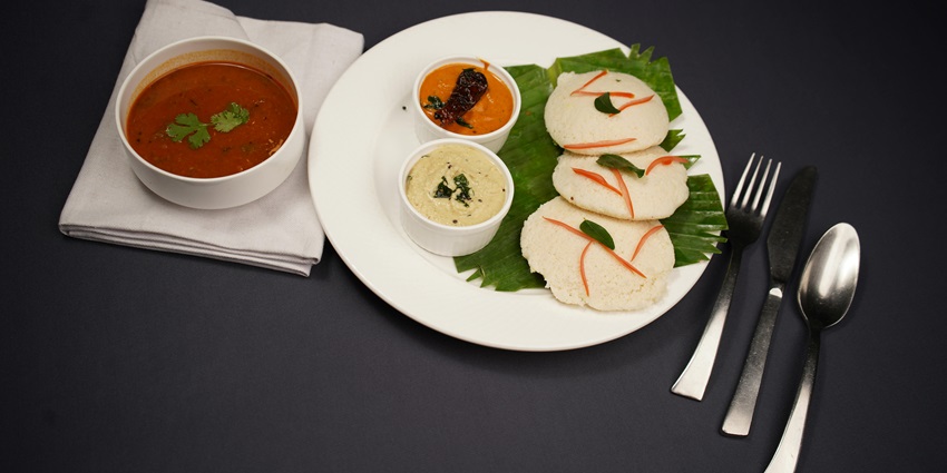 Traditional Tamil Nadu’s idli served with chutney and sambhar