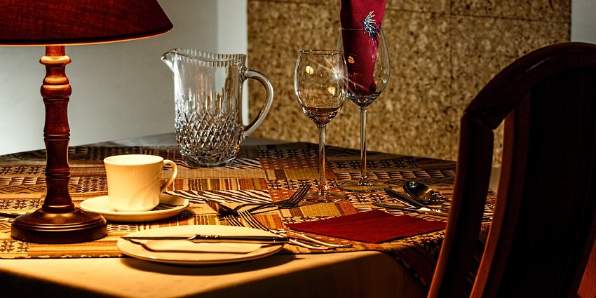 Traditional Maharashtrian food is served at a restaurant near Kamalgad Fort.
