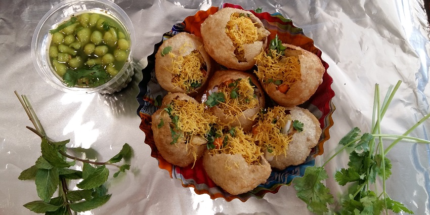 Savour the delicious authentic dishes of Maharashtra on your trip to the diverse state.