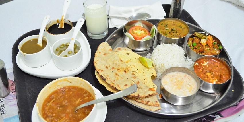 Explore diverse dining options near the museum in Dehradun for all budgets.