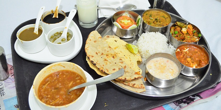 Explore diverse dining options in Rishikesh, from street food to restaurants.