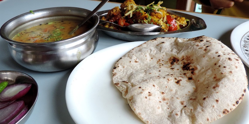 Dining in the Chopta offers dhabas to serve hearty, traditional North Indian meals.
