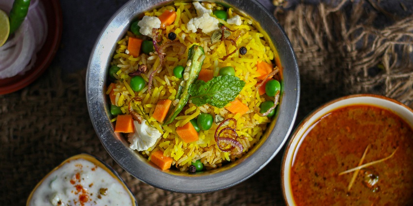 A picture of a rice meal served at a restaurant near the Bakhira Wildlife Sanctuary.