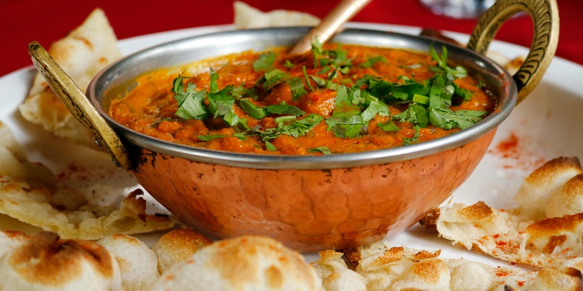 A delectable multi-cuisine served at one of the restaurants near Chunar Fort.