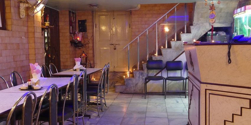 Discover flavorful dining spots near popular theme parks in Kolkata.