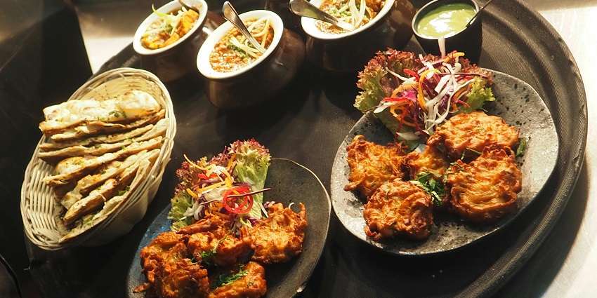 Yummy food served at a restaurant near the park in the state of West Bengal.