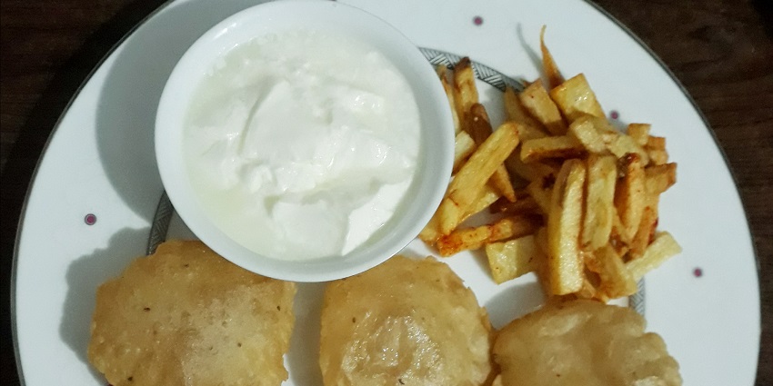 Special food served near a local eatery near Navratna Fort.
