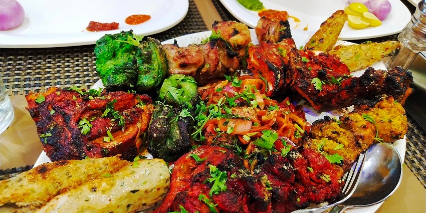 Hanol in Uttarakhand offers local dining with traditional Indian meals and hospitality.
