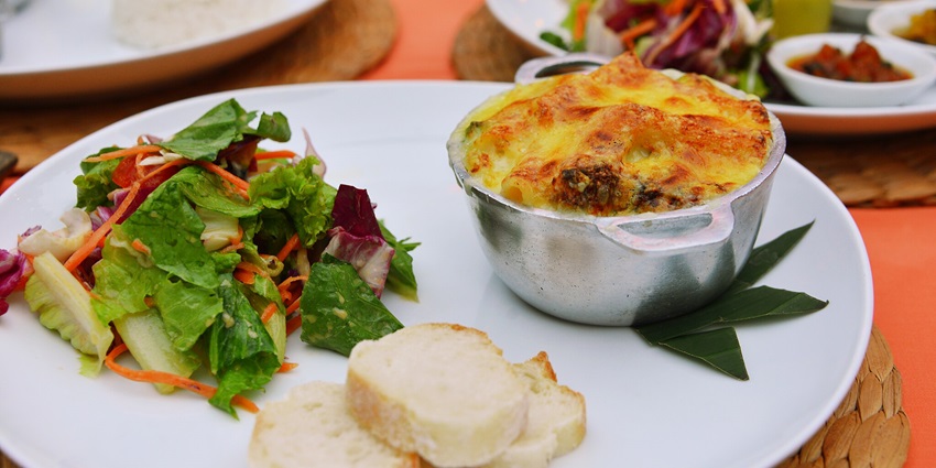 Experience Pondicherry's culinary scene which features South Indian and French dishes.