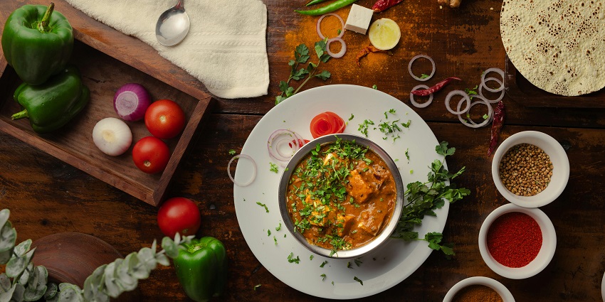 Savour the delicious dishes of Maharashtra in your trip to the famous spots.