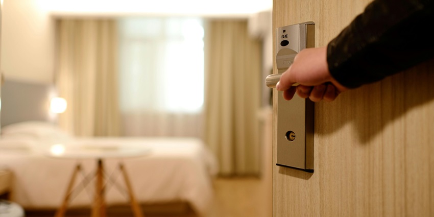 A hotel room near Dehradun Zoo.