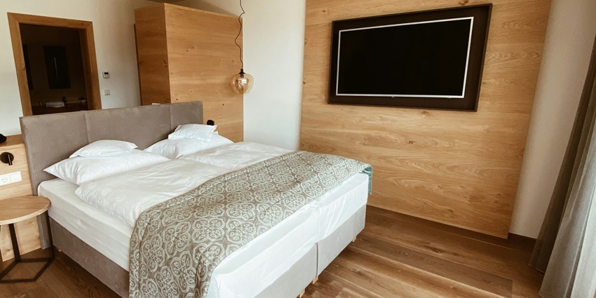 Comfortable hostel with modern facilities resembling hotels near Mulher Fort.