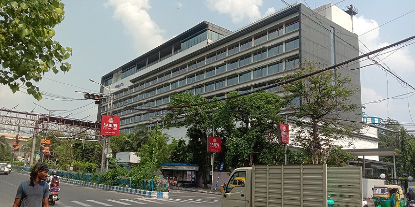 Find comfortable and convenient hotels close to Kolkata’s theme parks.