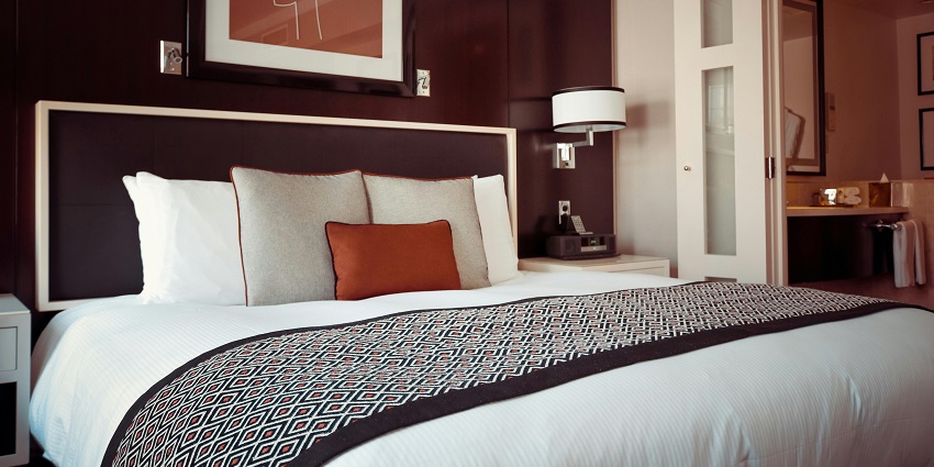Accommodations near the Thirupanjali Temple offer a variety of facilities according to tourists budget