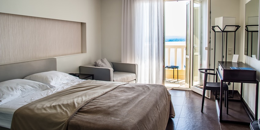 Accommodation options near Sakya Centre include budget hotels and luxurious resorts.