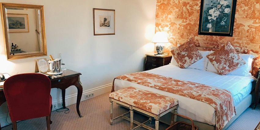 Accommodations near the temple offer a diverse range of facilities