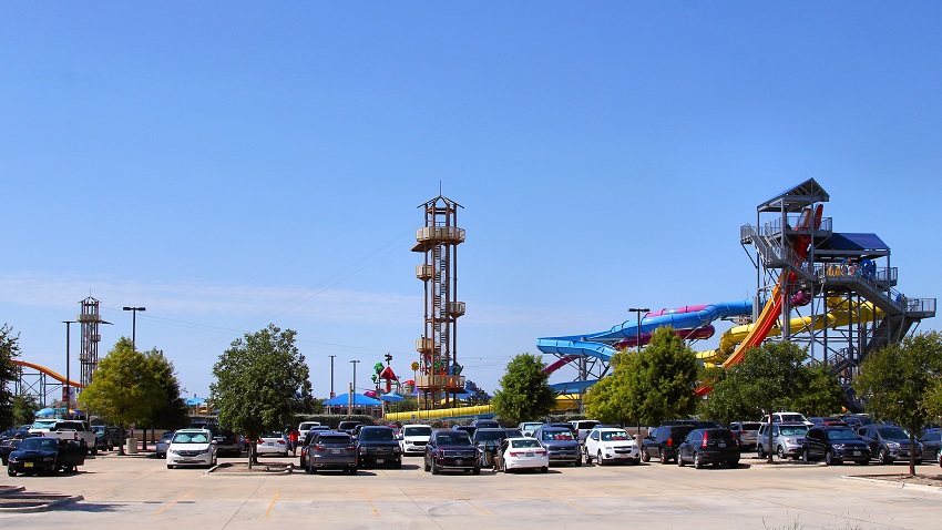 A popular water park for visitors, among Noida’s picnic places.