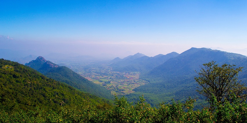 Yercaud is a popular hill station, ideal for a weekend getaway with friends and family.