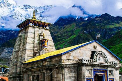 The picturesque beauty of Kedarnath Temple.