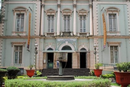 Sant Darshan Museum Hadshi brings together people of all religions with spirituality.