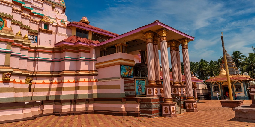A glimpse of the temple is located in the coastal village of Kunkeshwar in Maharashtra.