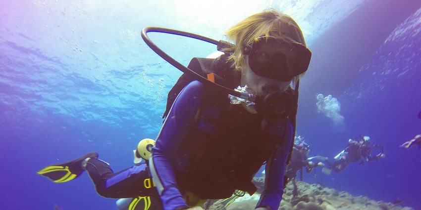 A picture of Akshi Beach, perfect for scuba diving in Alibaug especially for beginners.