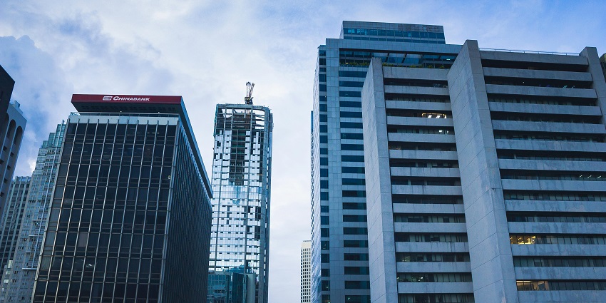 Landmark skyscraper offering panoramic views, dining, and shopping opportunities.