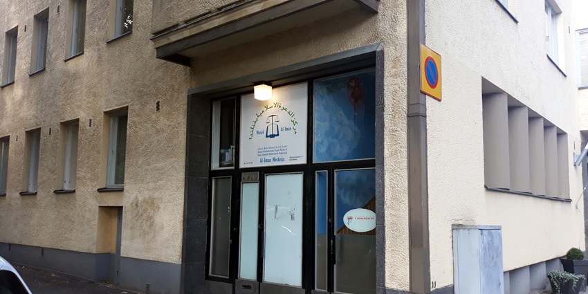 Entrance to the Al-Iman Mosque of the Islamic Multicultural Da'wah centre in Munkkiniemi