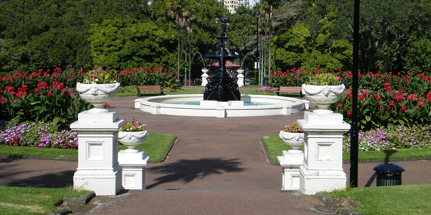  The garden and its fountain at Albert Park, a place to visit in Auckland