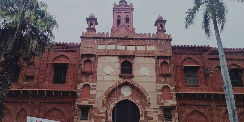 A picture of the most historic AMU campus, which is a well-known place in Aligarh.