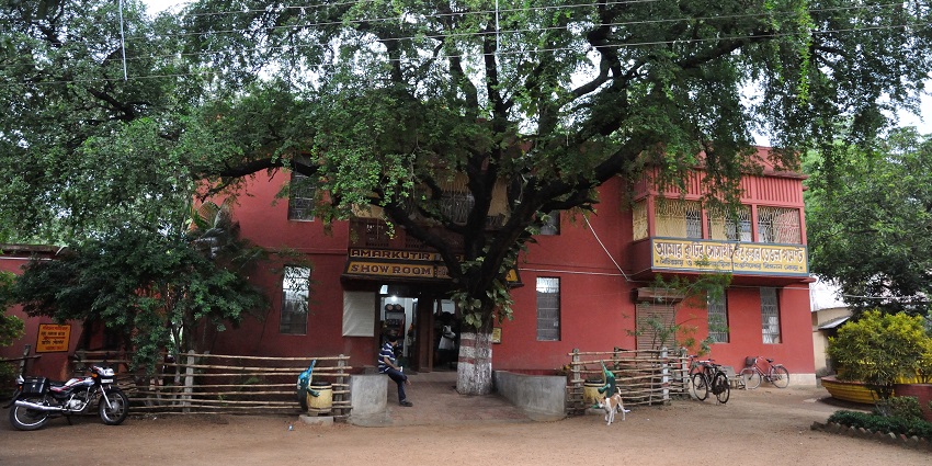 A scenic view of Amar Kutir Complex, a rural development society near Santiniketan Museum.