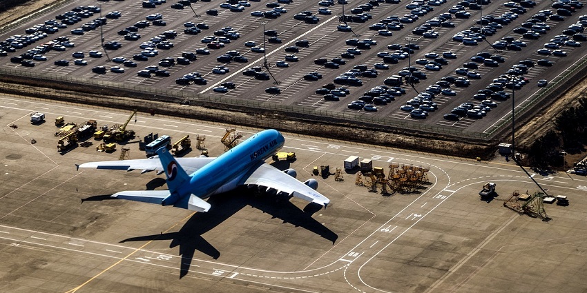 Ambatomainty, is a smaller hub among airports in Madagascar’s west.