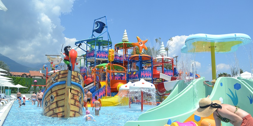 Aqua Park, the best theme park in Qatar features thrilling water slides and family-friendly attractions