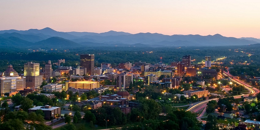 A beautiful and stunning view of Asheville, one of the best hill stations in USA at Dusk.