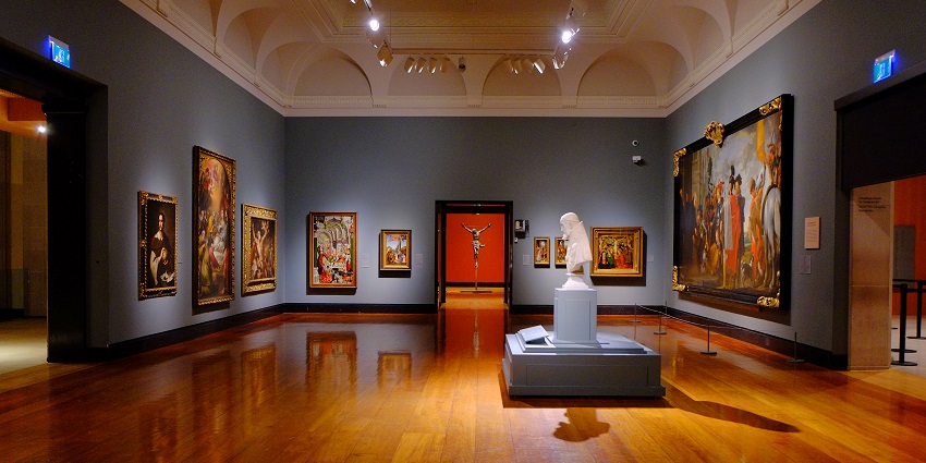 A picture of family art workshops at the Art Gallery of Ontario for children in creative spaces.