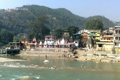 People seen dipping at the Bagnath Temple in Bageshwar, Uttarakhand