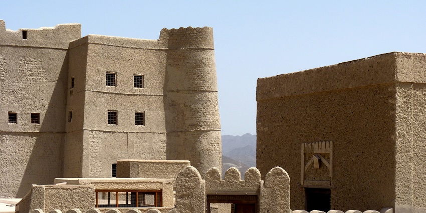  Bahla is a historic town known for its ancient fort and ancient pottery traditions