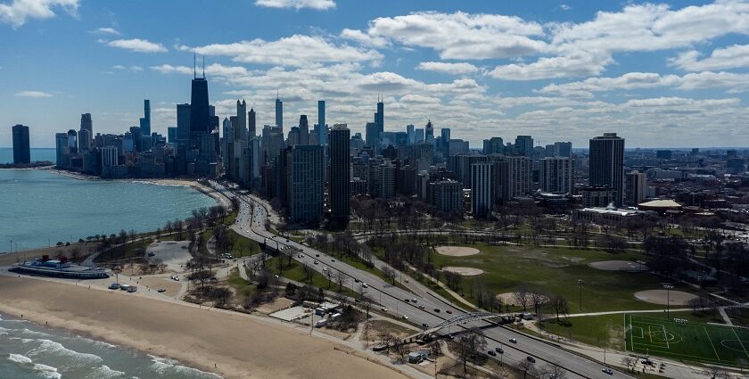 An aerial picture of the North Avenue Beach with the Chicago skyline in background