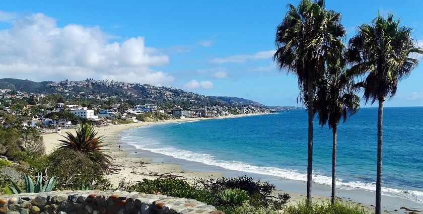 An image of Laguna Beach, one of the most famous beaches to visit in Orange County.