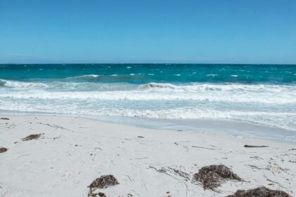 Experience serenity at Sorrento Beach, Western Australia, which is a great place to escape.