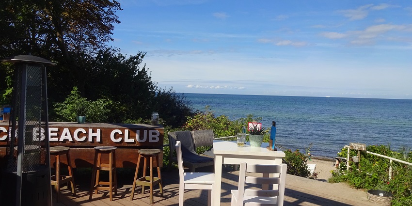 Jordan nightlife at the beach club with relaxation, dining, and stunning sea views.