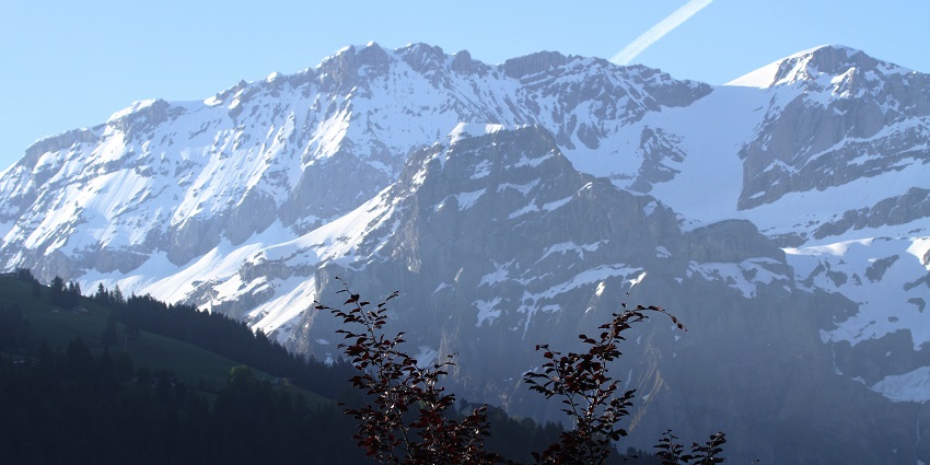 HikeCross Passo del Sole, a scenic Swiss mountain passes the Bernese Oberland Trail