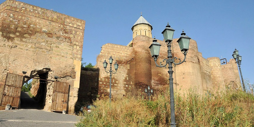 The best time to visit Narikala Fort is from April to October when the weather is pleasant.